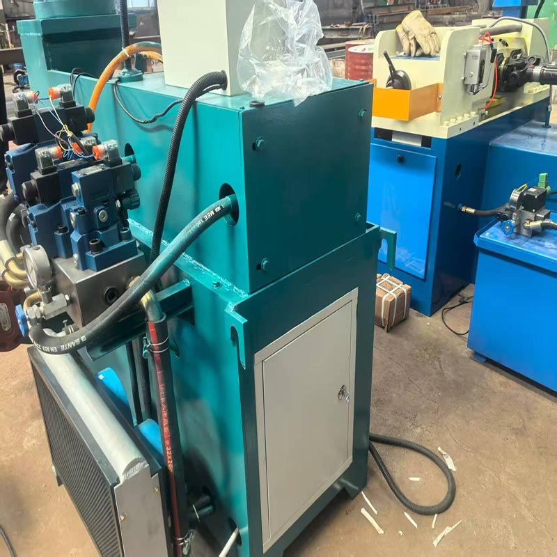 Новини за ново оборудване за валцуване на нишки