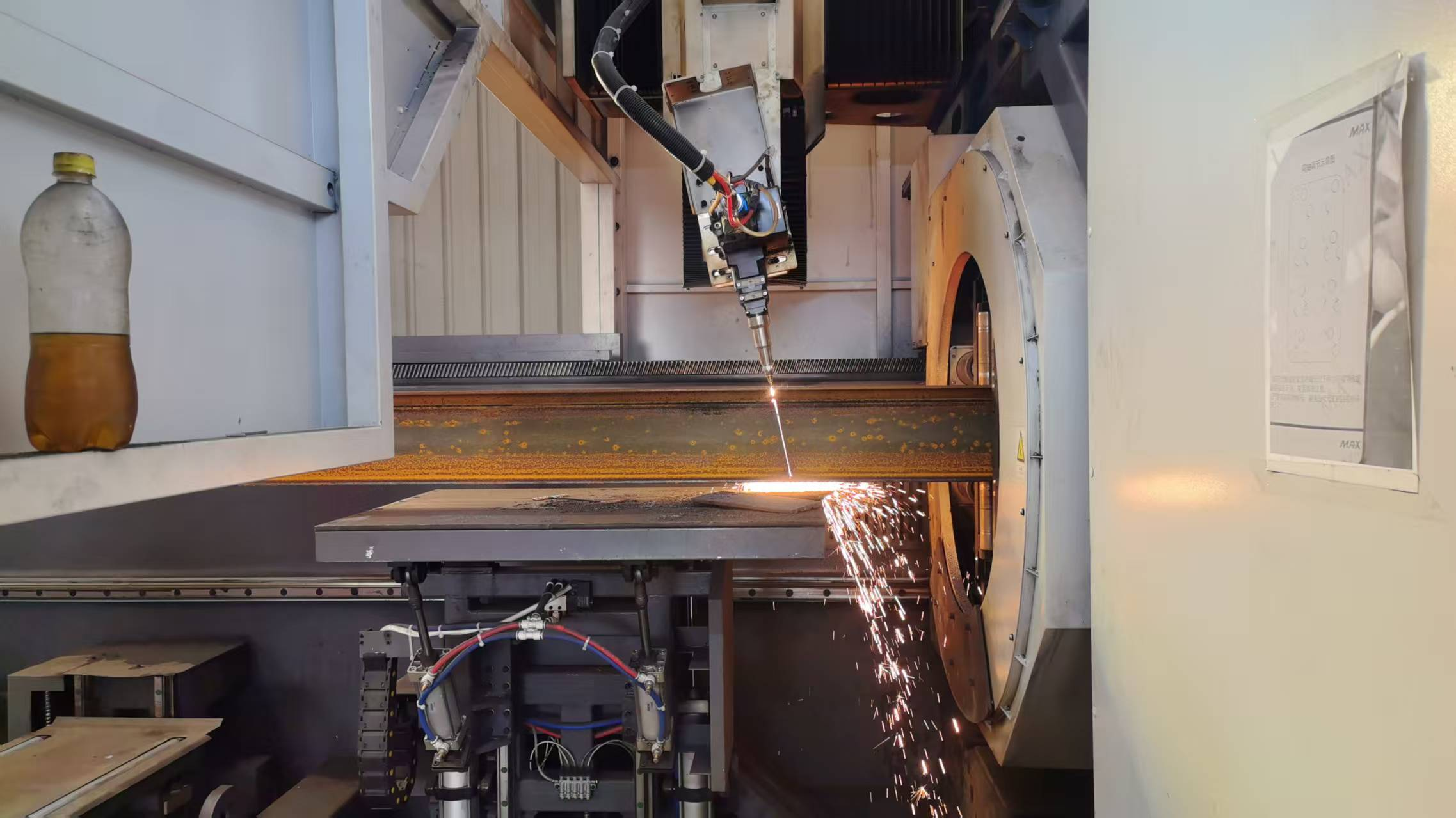 Liweiyuan подобрява качеството на обработка на стоманени конструкции Новини