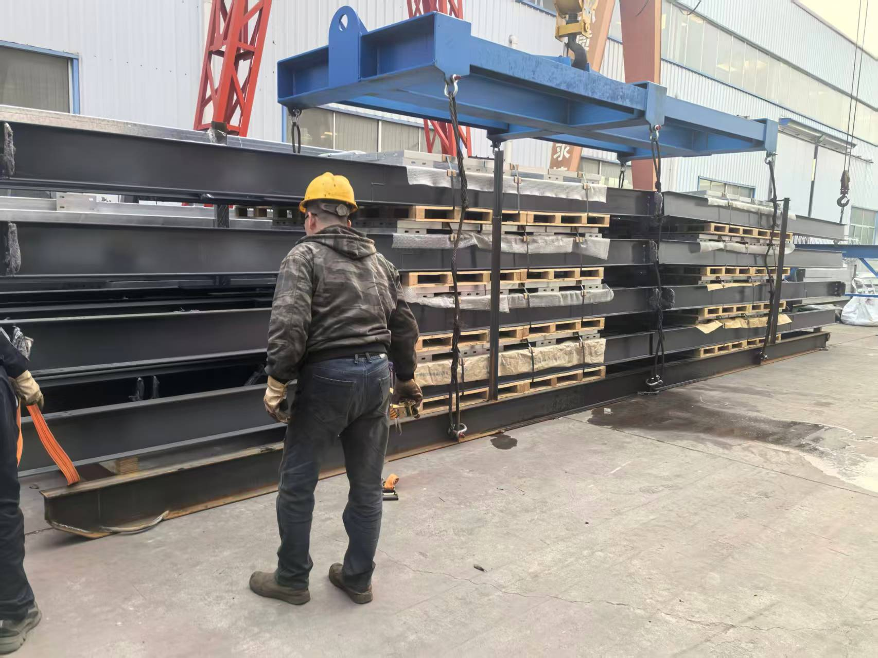 Liweiyuan Steel Structure успешно доставя персонализирани продукти от стоманена конструкция за норвежки клиент